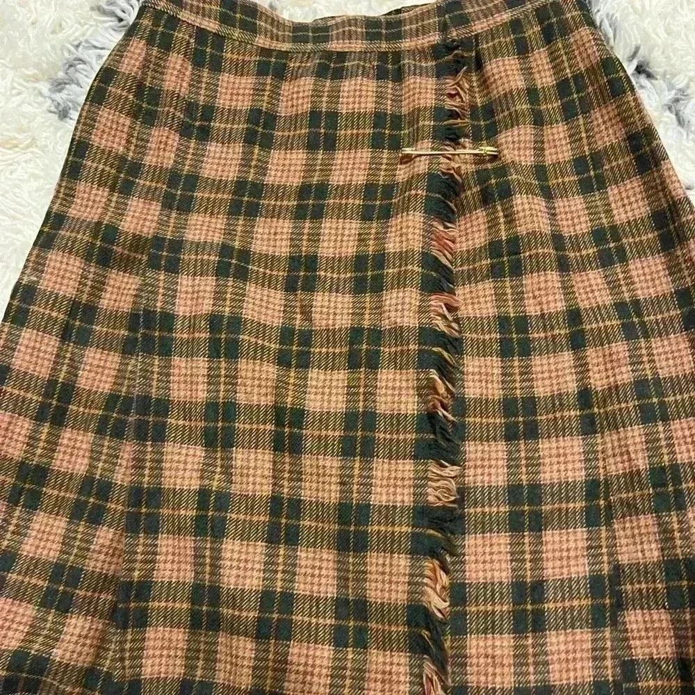 Vintage Oscar de la Renta plaid  wool wrap skirt size 4/5 luxury - Picture 2 of 5